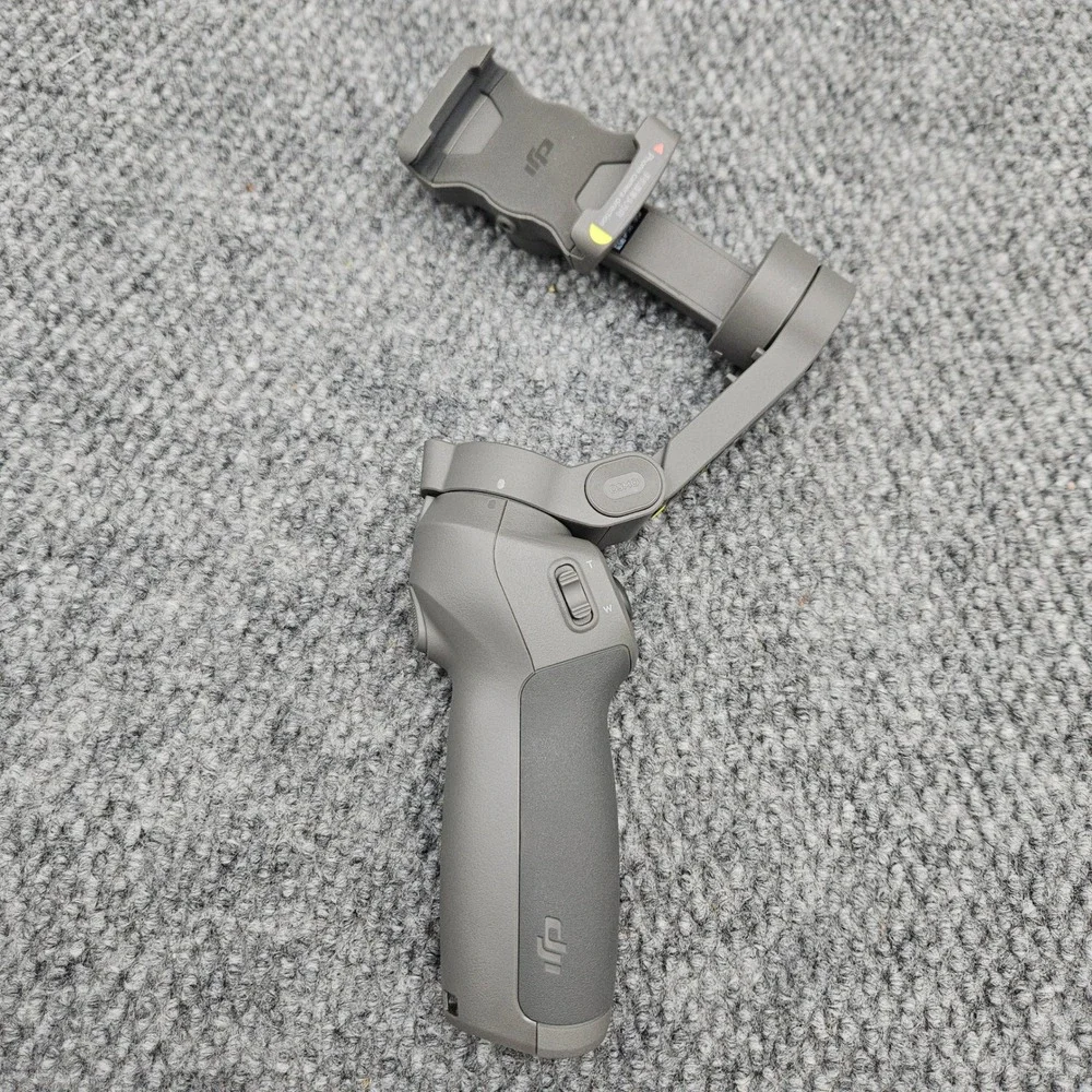 DJI Osmo Mobile 3 Handheld Smartphone Gimbal Stabilizer with Case OF100 (Tested)